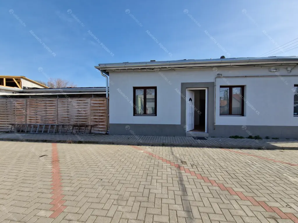 Kiadó albérlet 190000 Ft/hó áron: Budapest, IX. kerület  Víztorony köz. Mérete: 27 nm, 1 szobás | Alberlet.hu - 6679755