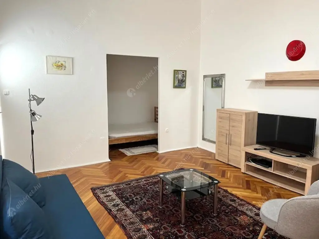 Kiadó albérlet 250000 Ft/hó áron: Budapest, V. kerület  Alkotmány utca. Mérete: 40 nm, 1 szobás | Alberlet.hu - 6540514