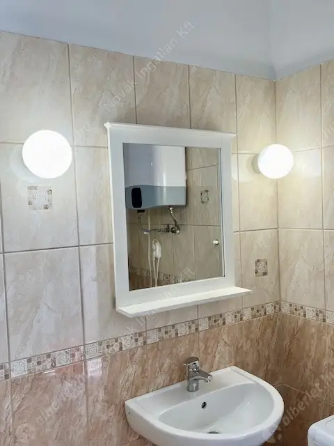 Kiadó albérlet 230000 Ft/hó áron: Budapest, V. kerület  Alkotmány utca. Mérete: 40 nm, 1 szobás | Alberlet.hu - 6583875