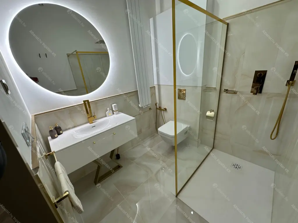 Kiadó albérlet 1243000 Ft/hó áron: Budapest, V. kerület  Alkotmány utca. Mérete: 80 nm, 3 szobás | Alberlet.hu - 6682547