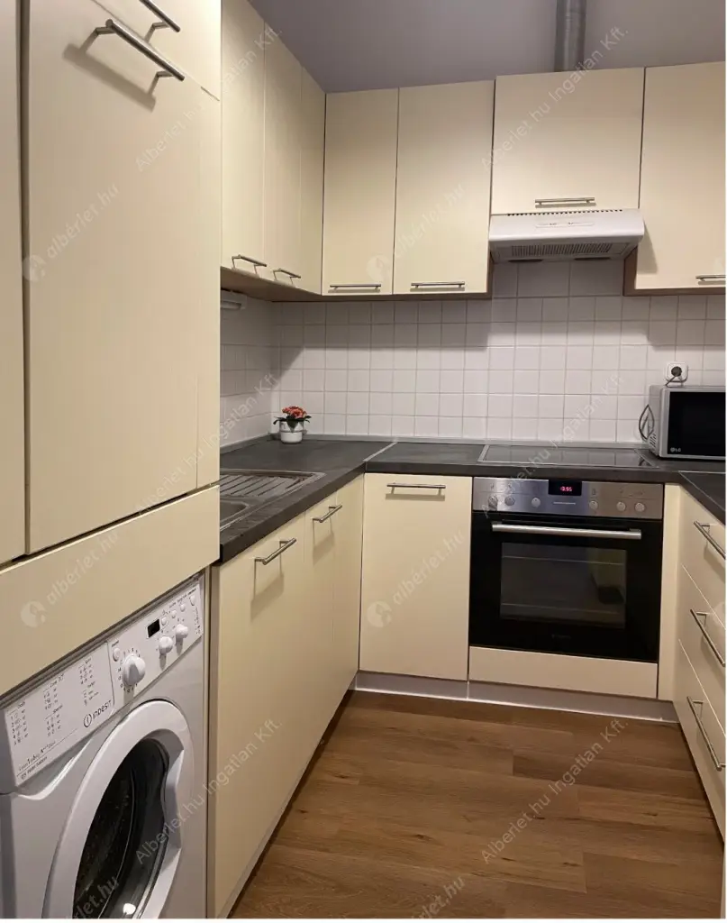 Kiadó albérlet 740000 Ft/hó áron: Budapest, V. kerület  Arany János utca. Mérete: 110 nm, 3 szobás | Alberlet.hu - 6518417