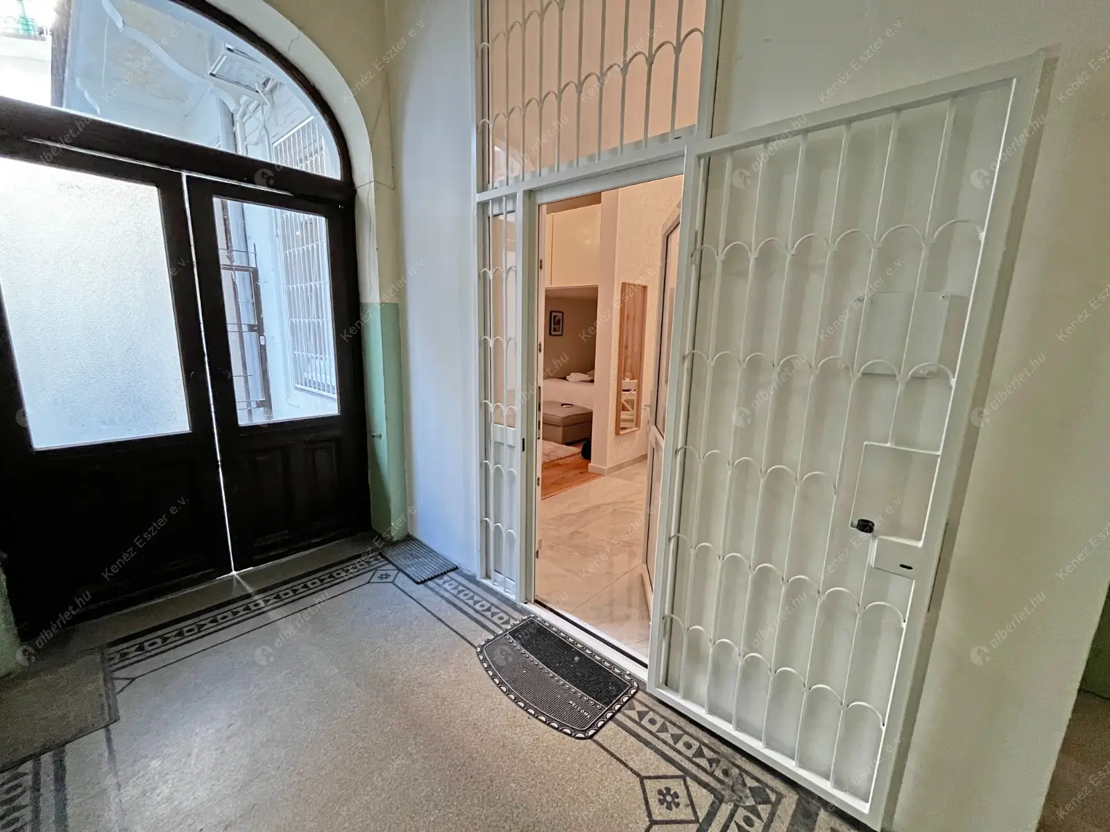 Kiadó albérlet 450000 Ft/hó áron: Budapest, V. kerület  Arany János utca. Mérete: 45 nm, 1 szobás | Alberlet.hu - 6443455