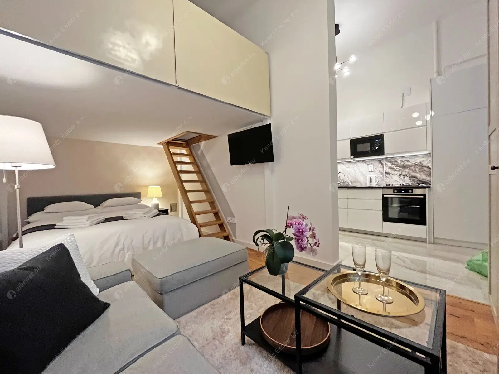 Kiadó albérlet 450000 Ft/hó áron: Budapest, V. kerület  Arany János utca. Mérete: 45 nm, 1 szobás | Alberlet.hu - 6443456