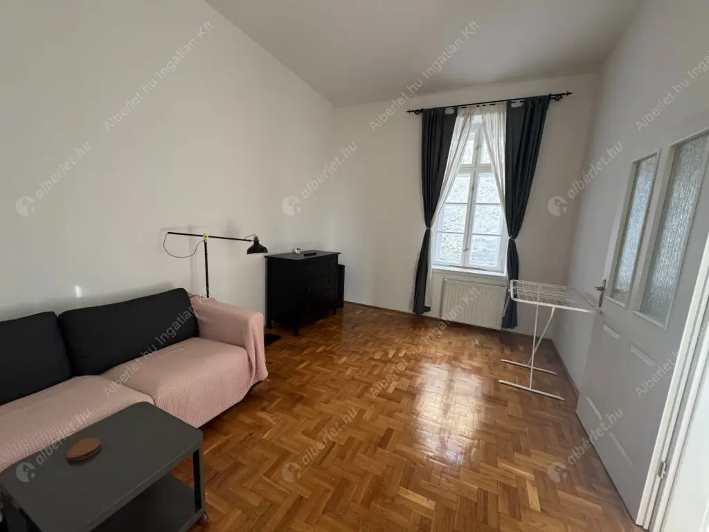 Kiadó albérlet 349000 Ft/hó áron: Budapest, V. kerület  Arany János utca. Mérete: 66 nm, 3 szobás | Alberlet.hu - 6561010