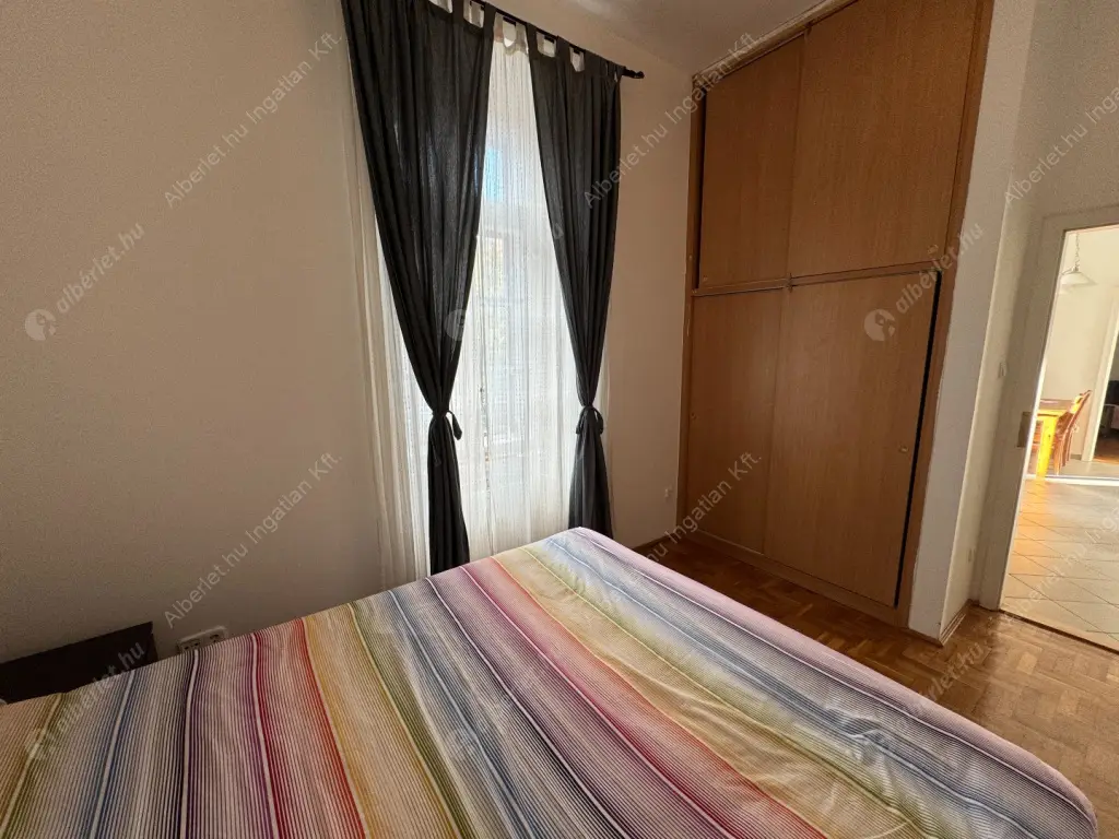 Kiadó albérlet 349000 Ft/hó áron: Budapest, V. kerület  Arany János utca. Mérete: 66 nm, 3 szobás | Alberlet.hu - 6561013