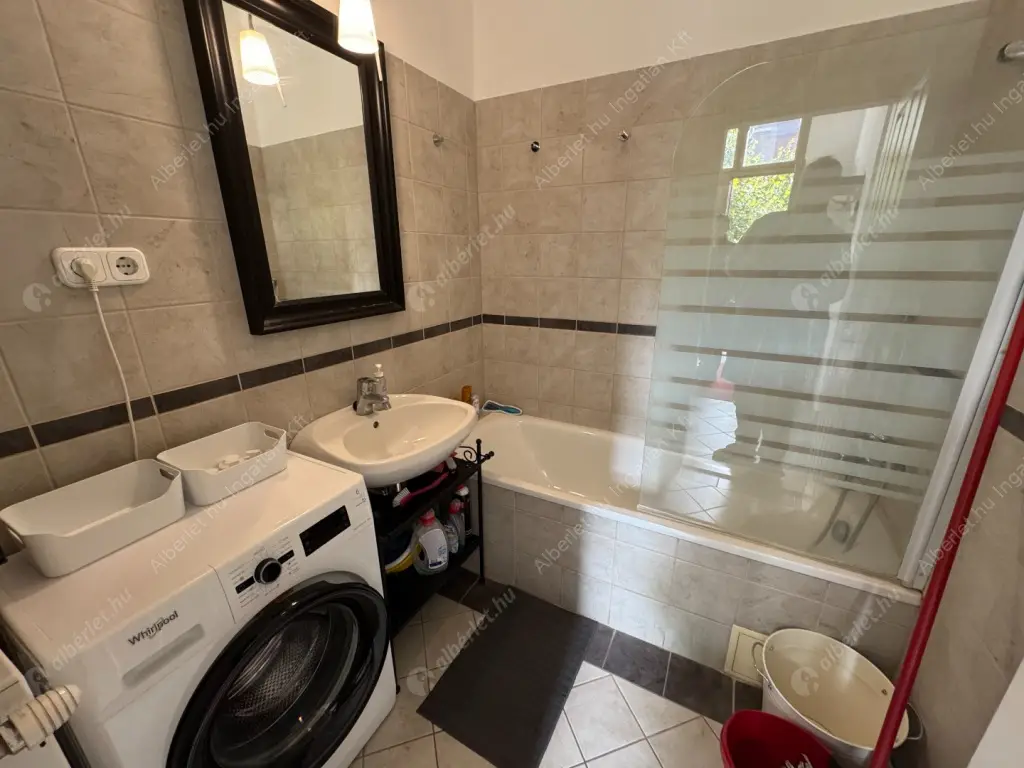 Kiadó albérlet 349000 Ft/hó áron: Budapest, V. kerület  Arany János utca. Mérete: 66 nm, 3 szobás | Alberlet.hu - 6561015