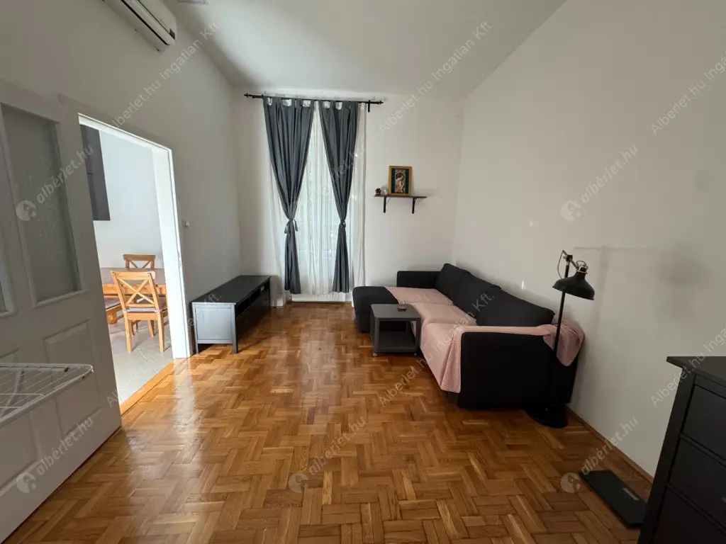 Kiadó albérlet 349000 Ft/hó áron: Budapest, V. kerület  Arany János utca. Mérete: 66 nm, 3 szobás | Alberlet.hu - 6561018