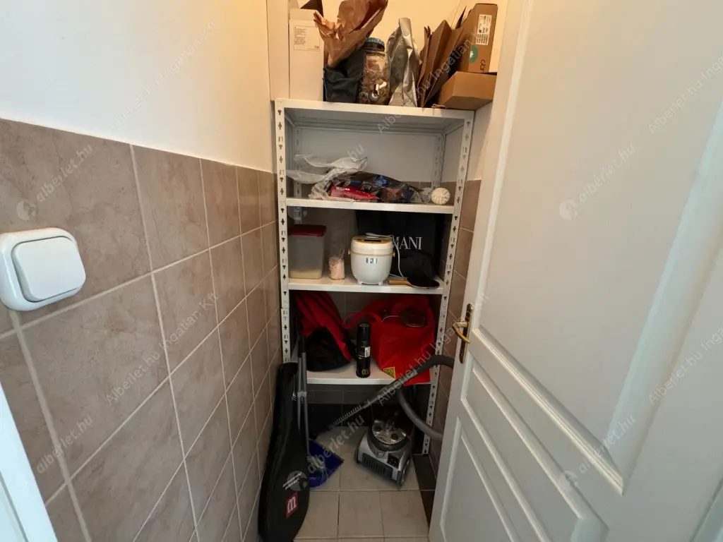 Kiadó albérlet 349000 Ft/hó áron: Budapest, V. kerület  Arany János utca. Mérete: 66 nm, 3 szobás | Alberlet.hu - 6561019