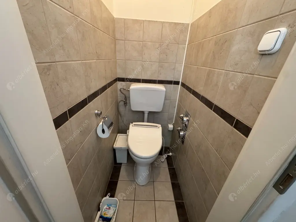 Kiadó albérlet 349000 Ft/hó áron: Budapest, V. kerület  Arany János utca. Mérete: 66 nm, 3 szobás | Alberlet.hu - 6561024