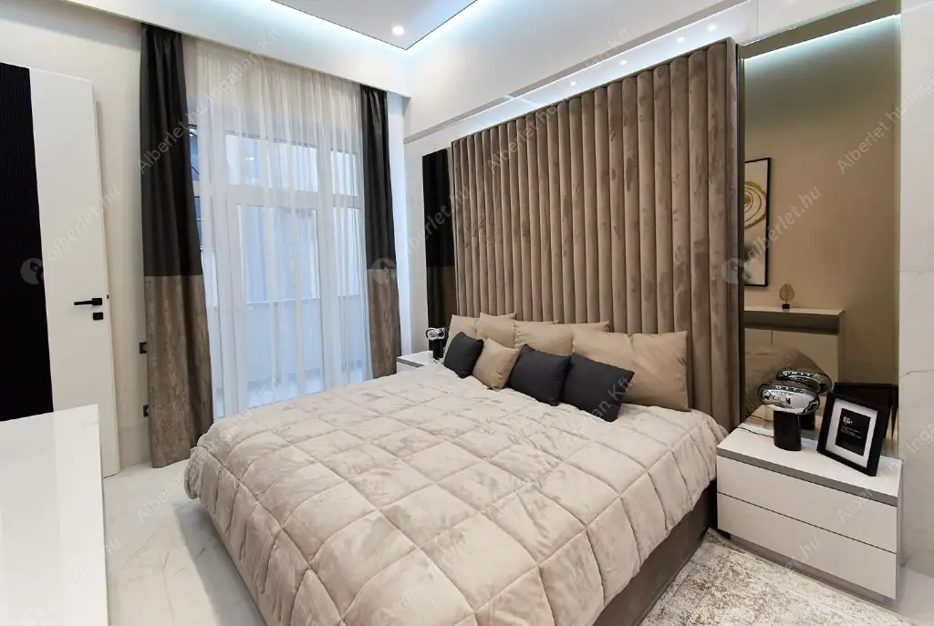 Kiadó albérlet 1358000 Ft/hó áron: Budapest, V. kerület  Aranykéz utca. Mérete: 121 nm, 4 szobás | Alberlet.hu - 6637599