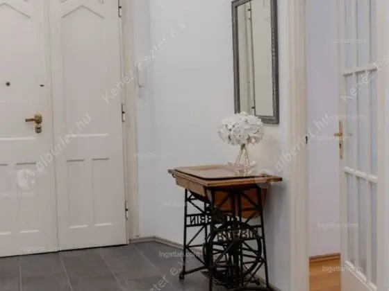 Kiadó albérlet 466000 Ft/hó áron: Budapest, V. kerület  Aranykéz utca. Mérete: 90 nm, 3 szobás | Alberlet.hu - 6417396