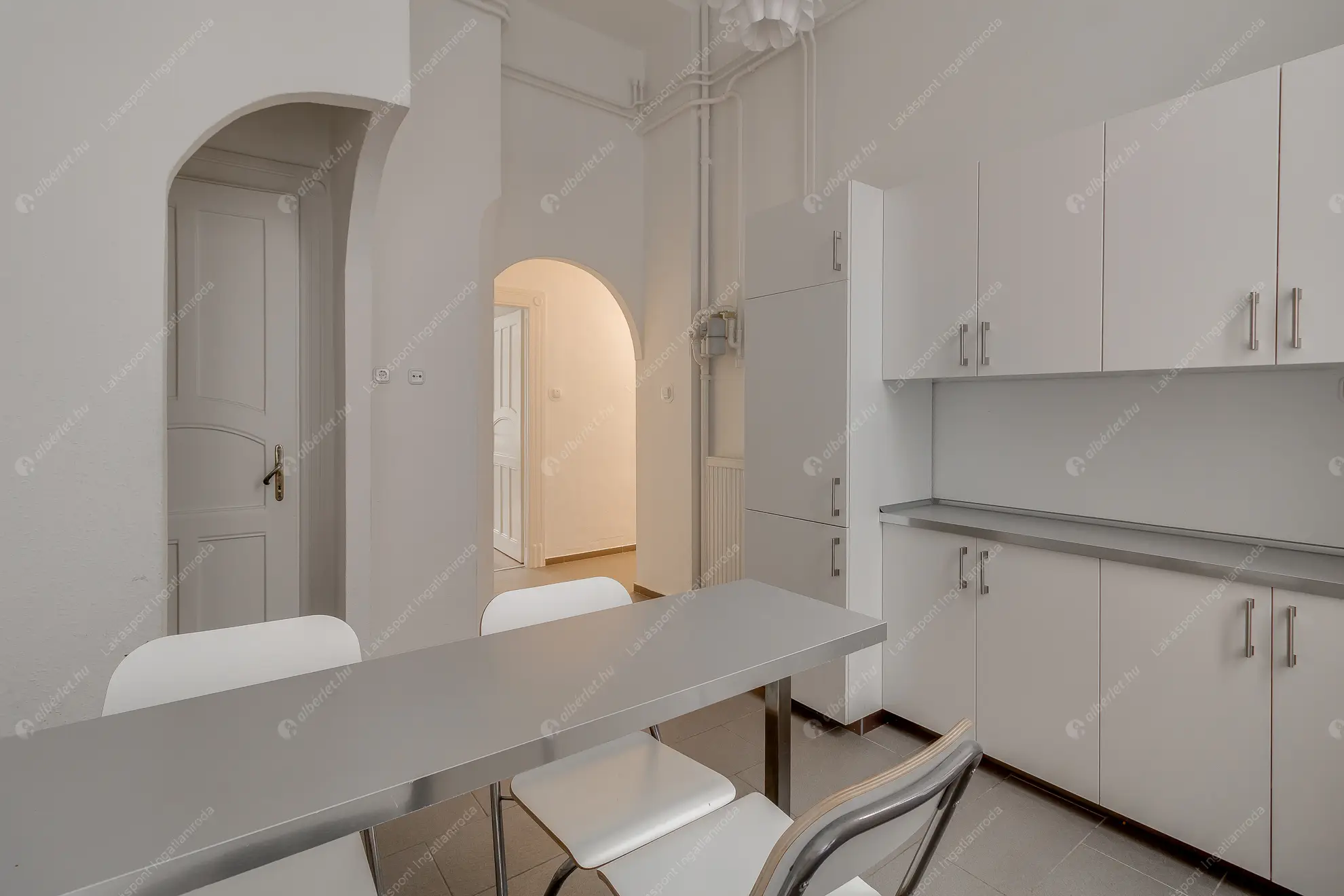 Kiadó albérlet 372000 Ft/hó áron: Budapest, V. kerület  Aulich utca. Mérete: 79 nm, 3 szobás | Alberlet.hu - 6607909