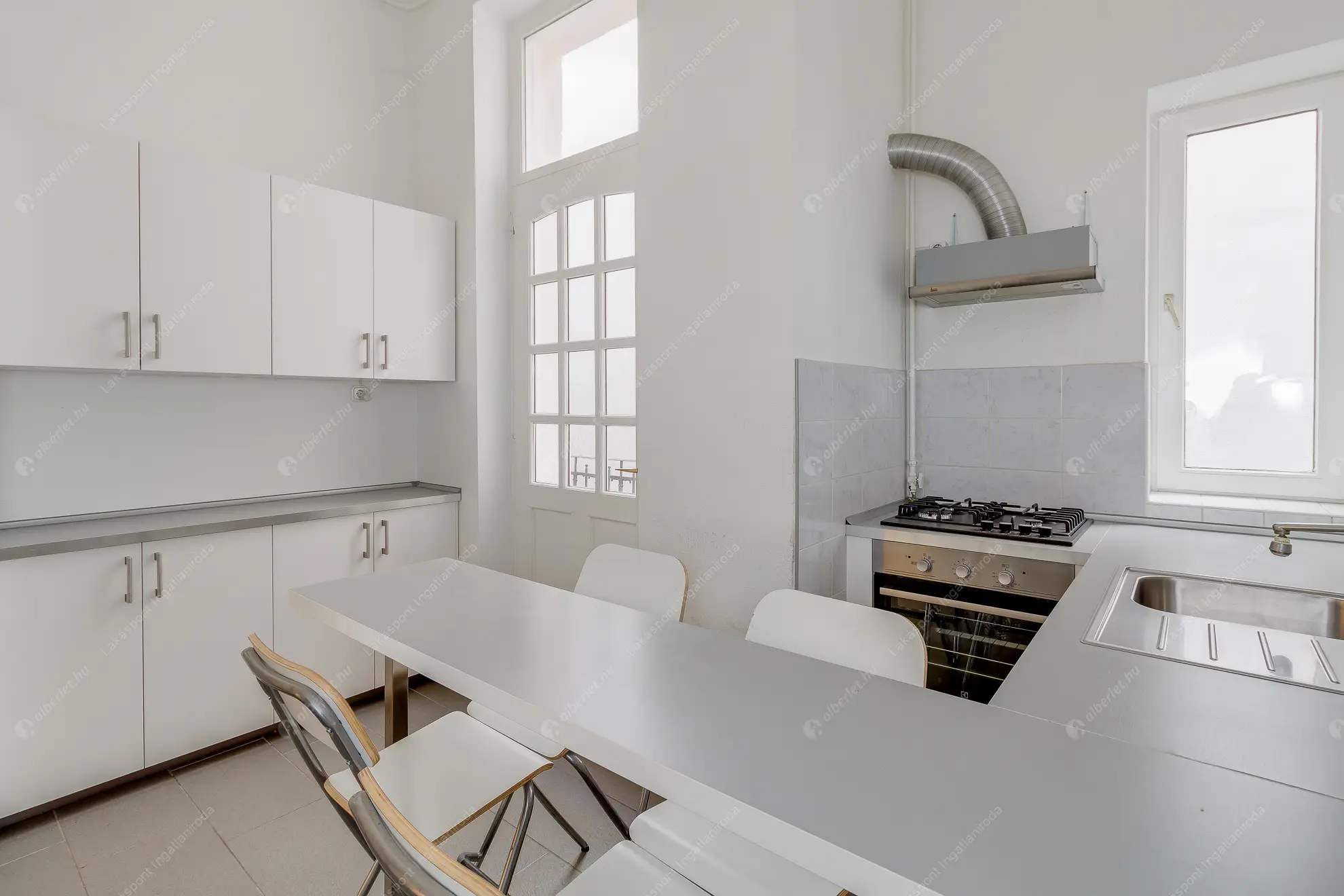 Kiadó albérlet 362000 Ft/hó áron: Budapest, V. kerület  Aulich utca. Mérete: 79 nm, 3 szobás | Alberlet.hu - 6637994