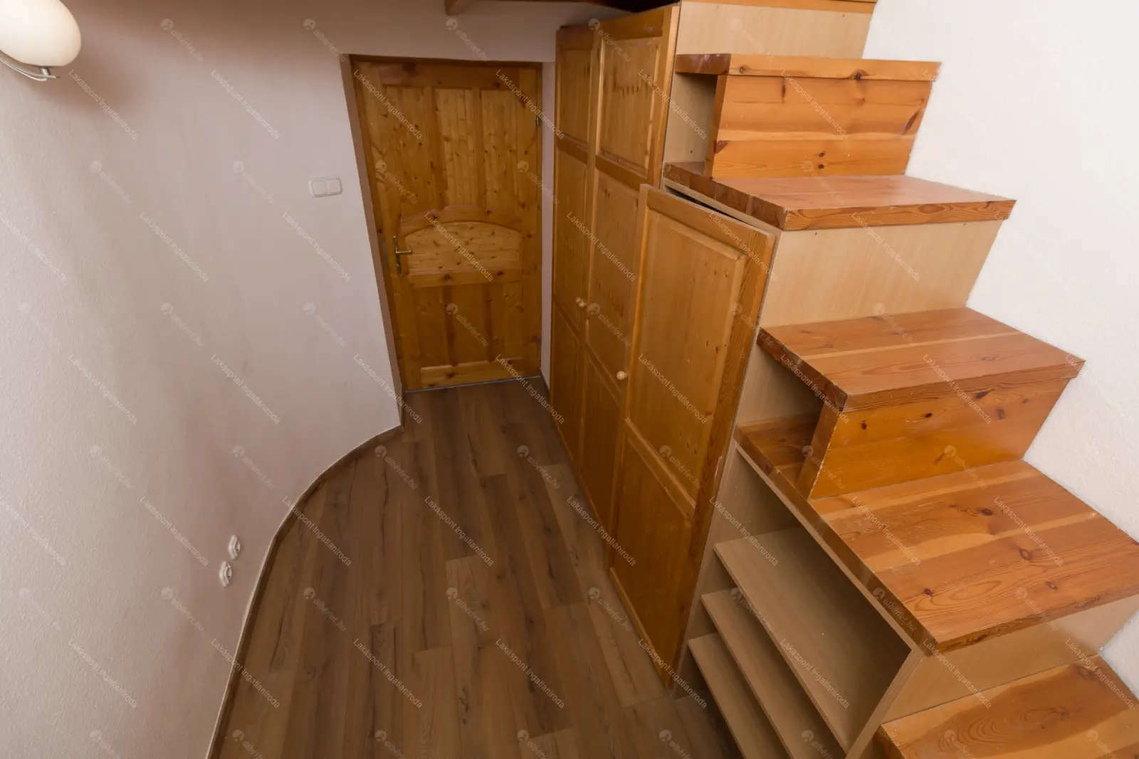 Kiadó albérlet 367000 Ft/hó áron: Budapest, V. kerület  Aulich utca. Mérete: 79 nm, 3 szobás | Alberlet.hu - 6690498