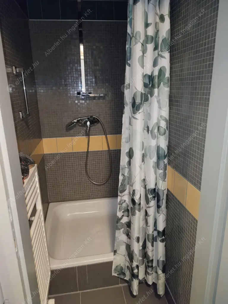 Kiadó albérlet 1355000 Ft/hó áron: Budapest, V. kerület  Bajcsy-Zsilinszky út. Mérete: 260 nm, 5 szobás | Alberlet.hu - 6613135