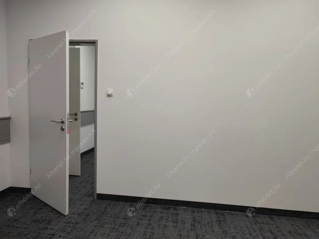 Kiadó albérlet 1355000 Ft/hó áron: Budapest, V. kerület  Bajcsy-Zsilinszky út. Mérete: 260 nm, 5 szobás | Alberlet.hu - 6613153