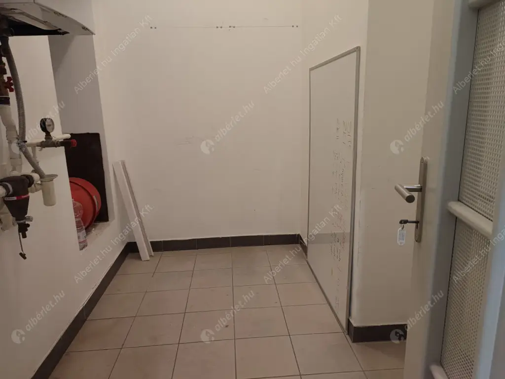 Kiadó albérlet 1355000 Ft/hó áron: Budapest, V. kerület  Bajcsy-Zsilinszky út. Mérete: 260 nm, 5 szobás | Alberlet.hu - 6613158