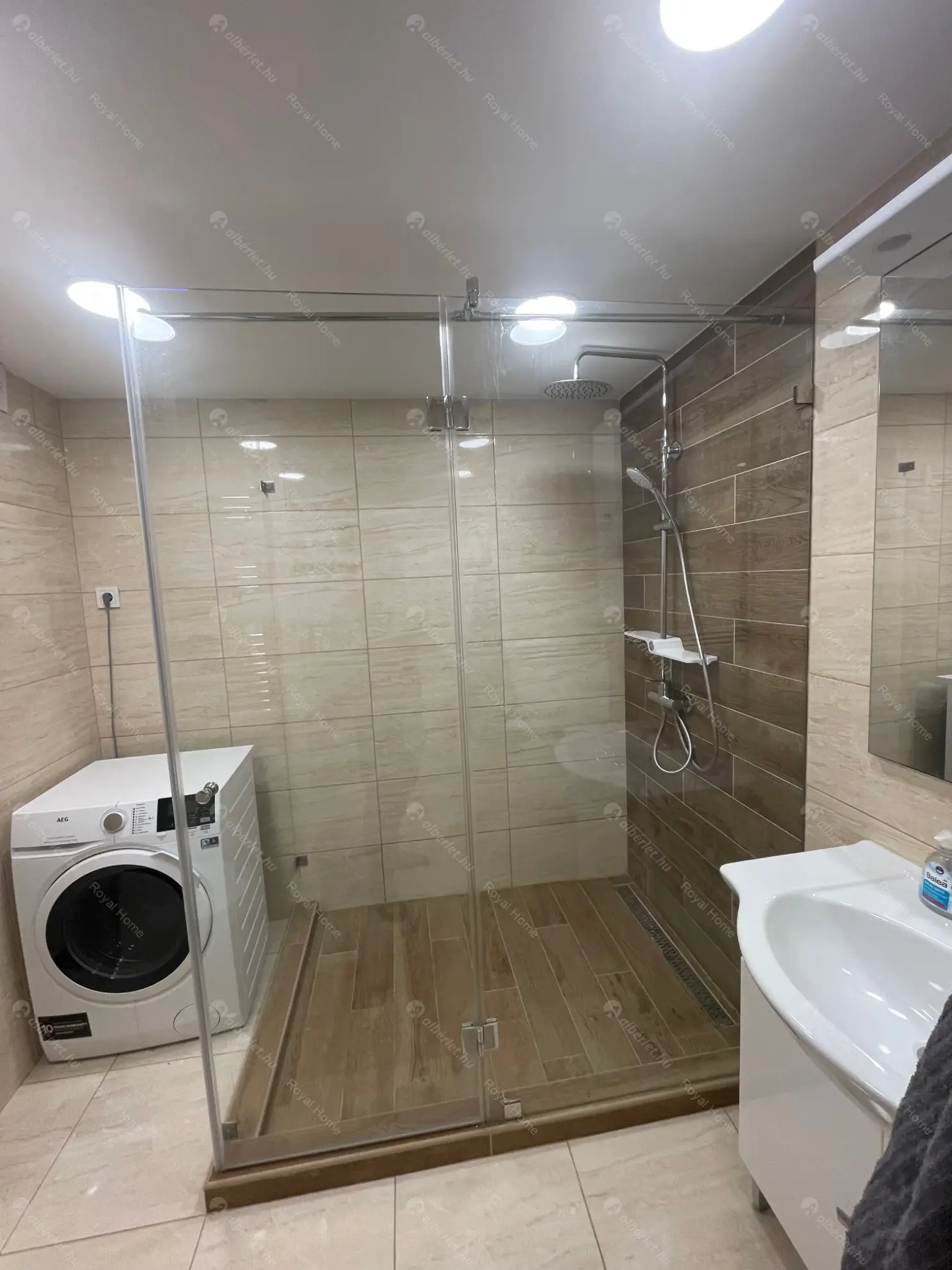 Kiadó albérlet 255000 Ft/hó áron: Budapest, V. kerület  Bajcsy-Zsilinszky út. Mérete: 35 nm, 1 szobás | Alberlet.hu - 6574506