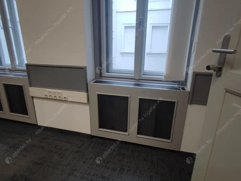 Kiadó albérlet 2745000 Ft/hó áron: Budapest, V. kerület  Bajcsy-Zsilinszky út. Mérete: 442 nm, 9 szobás | Alberlet.hu - 6613299