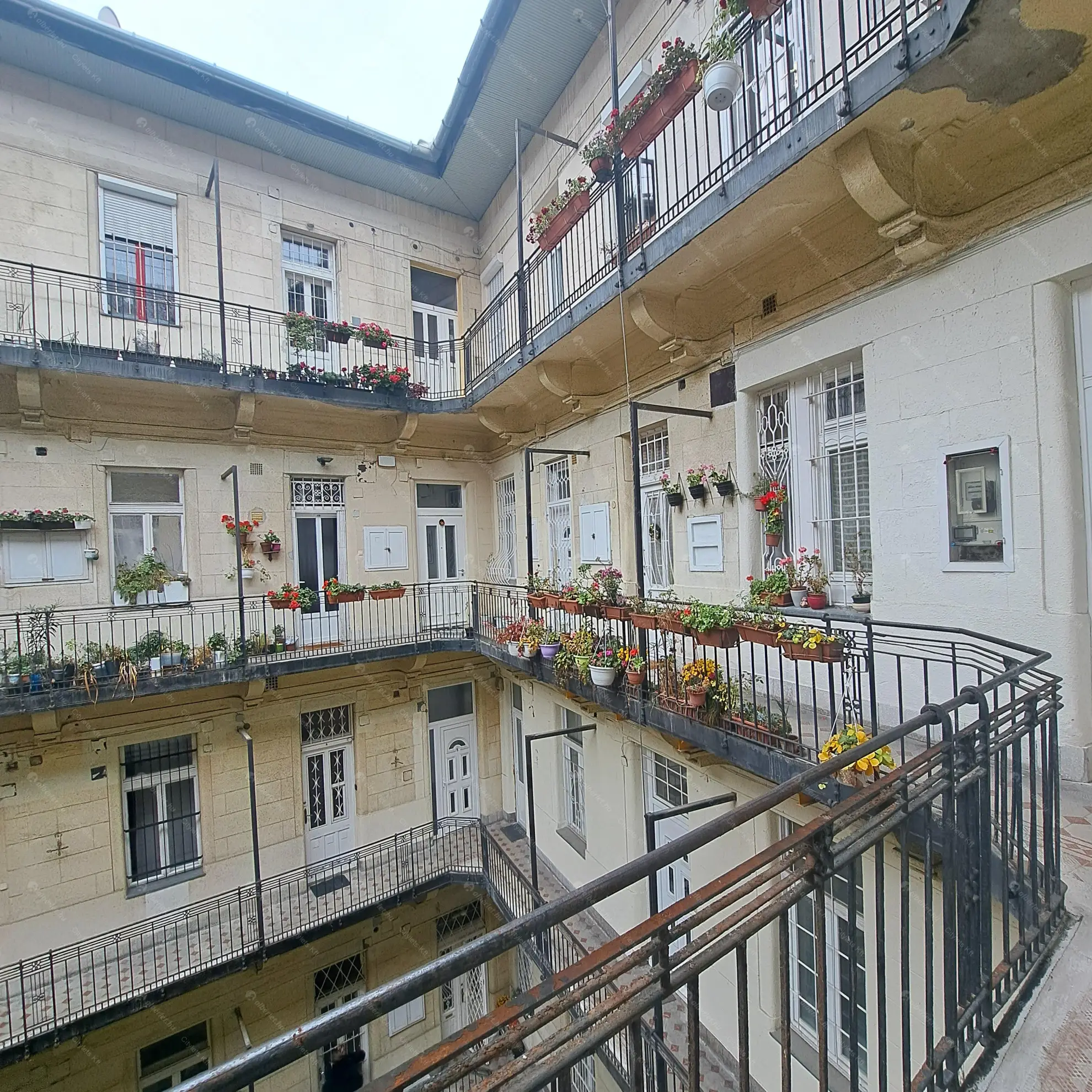 Kiadó albérlet 220000 Ft/hó áron: Budapest, V. kerület  Bajcsy-Zsilinszky út. Mérete: 44 nm, 1 szobás | Alberlet.hu - 6601621