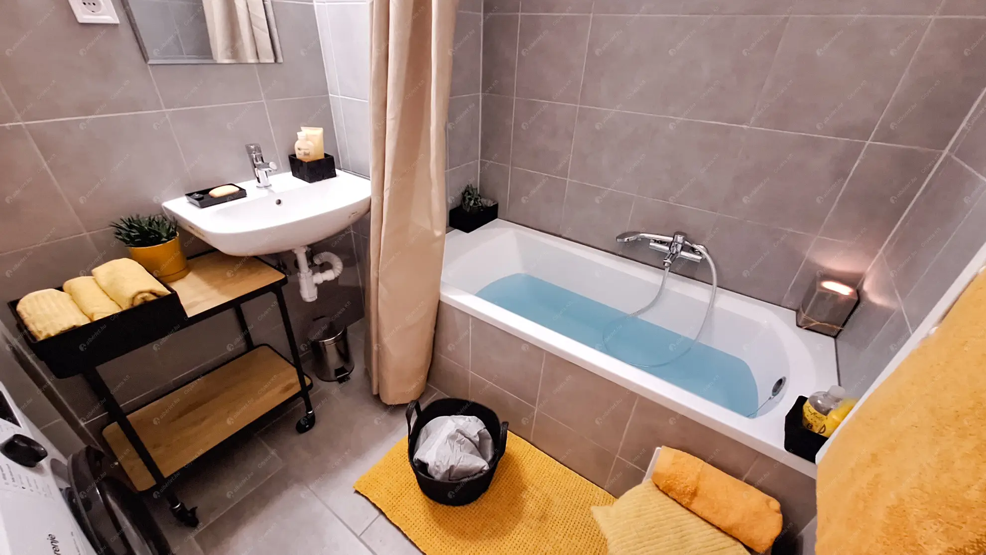 Kiadó albérlet 240000 Ft/hó áron: Budapest, V. kerület  Bajcsy-Zsilinszky út. Mérete: 44 nm, 1 szobás | Alberlet.hu - 6608137