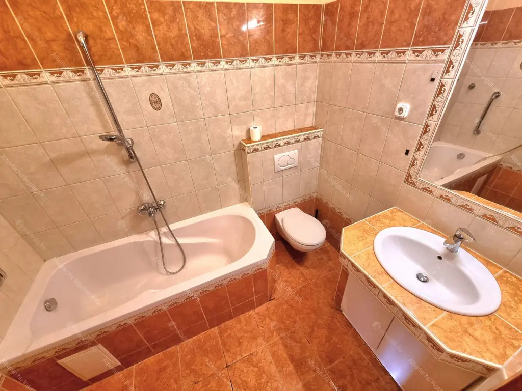 Kiadó albérlet 270000 Ft/hó áron: Budapest, V. kerület  Bajcsy-Zsilinszky út. Mérete: 63 nm, 2 szobás | Alberlet.hu - 6668772