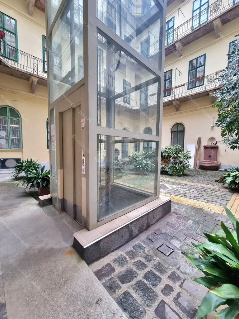 Kiadó albérlet 270000 Ft/hó áron: Budapest, V. kerület  Bajcsy-Zsilinszky út. Mérete: 63 nm, 2 szobás | Alberlet.hu - 6668777