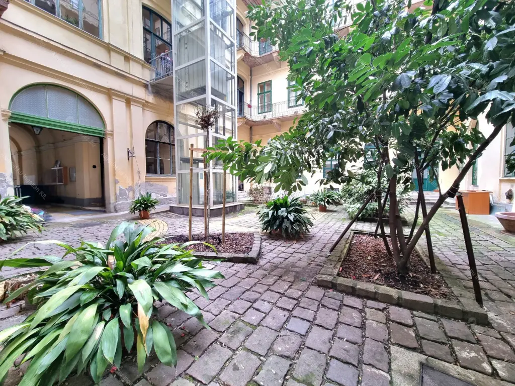 Kiadó albérlet 270000 Ft/hó áron: Budapest, V. kerület  Bajcsy-Zsilinszky út. Mérete: 63 nm, 2 szobás | Alberlet.hu - 6668779