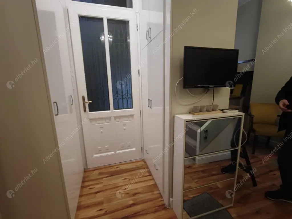 Kiadó albérlet 220000 Ft/hó áron: Budapest, V. kerület  Balassi Bálint utca. Mérete: 26 nm, 1 szobás | Alberlet.hu - 6605961