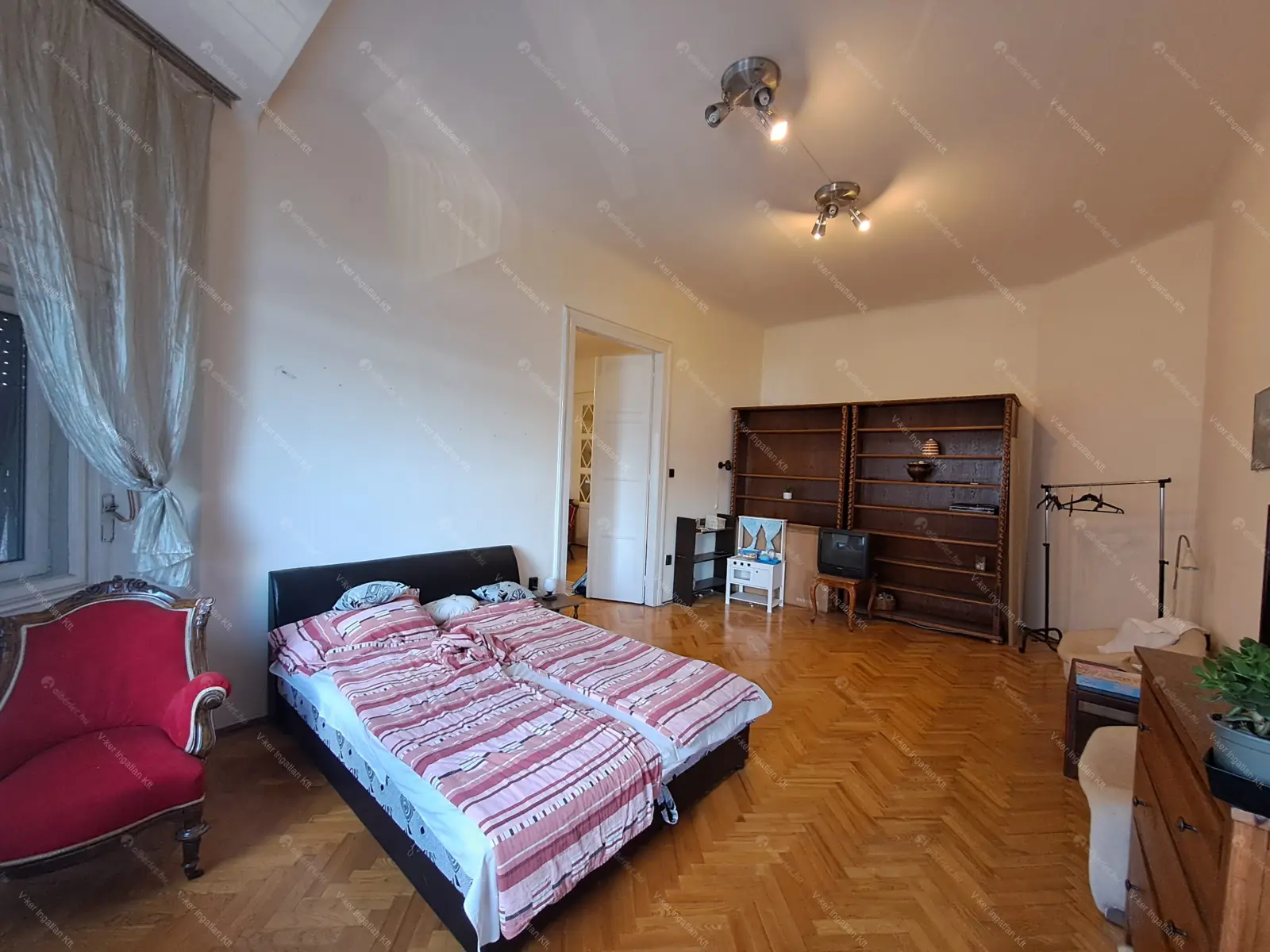 Kiadó albérlet 350000 Ft/hó áron: Budapest, V. kerület  Balassi Bálint utca. Mérete: 77 nm, 2 szobás | Alberlet.hu - 6705339