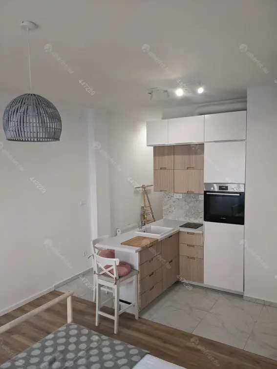 Kiadó albérlet 250000 Ft/hó áron: Budapest, V. kerület  Balaton utca. Mérete: 30 nm, 1 szobás | Alberlet.hu - 5611957