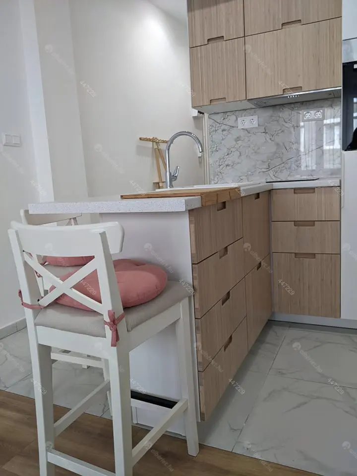 Kiadó albérlet 250000 Ft/hó áron: Budapest, V. kerület  Balaton utca. Mérete: 30 nm, 1 szobás | Alberlet.hu - 5611958