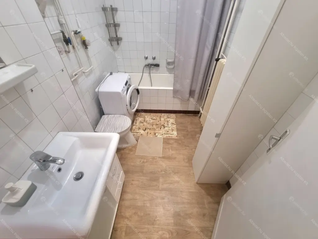 Kiadó albérlet 269000 Ft/hó áron: Budapest, V. kerület  Balaton utca. Mérete: 62 nm, 2 szobás | Alberlet.hu - 6706167