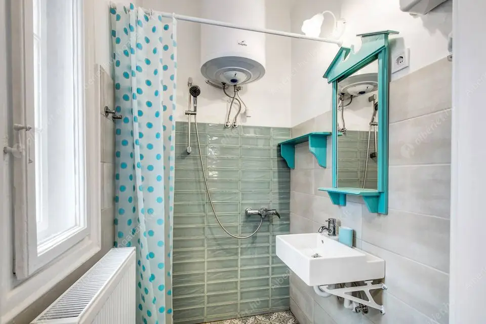 Kiadó albérlet 250000 Ft/hó áron: Budapest, V. kerület  Bástya utca. Mérete: 27 nm, 1 szobás | Alberlet.hu - 6599975