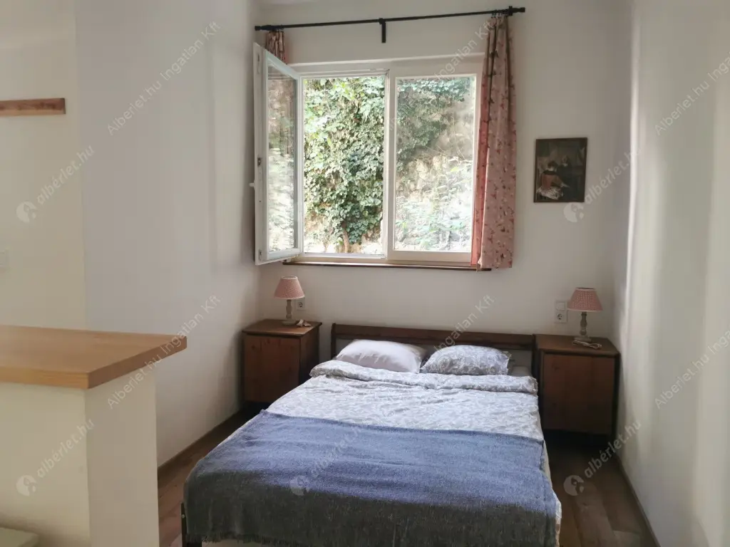 Kiadó albérlet 250000 Ft/hó áron: Budapest, V. kerület  Bástya utca. Mérete: 27 nm, 1 szobás | Alberlet.hu - 6599978