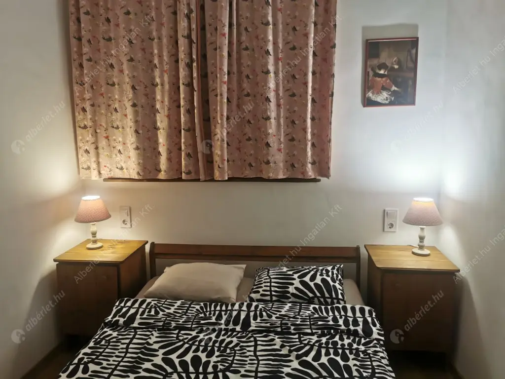Kiadó albérlet 250000 Ft/hó áron: Budapest, V. kerület  Bástya utca. Mérete: 27 nm, 1 szobás | Alberlet.hu - 6599981