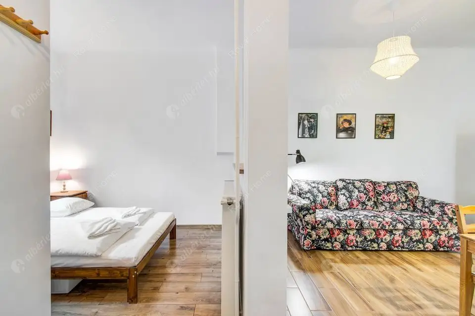 Kiadó albérlet 250000 Ft/hó áron: Budapest, V. kerület  Bástya utca. Mérete: 27 nm, 1 szobás | Alberlet.hu - 6585004