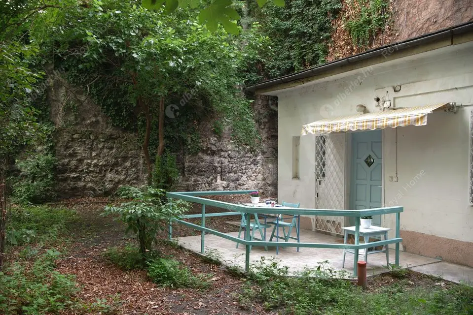 Kiadó albérlet 250000 Ft/hó áron: Budapest, V. kerület  Bástya utca. Mérete: 27 nm, 1 szobás | Alberlet.hu - 6585011