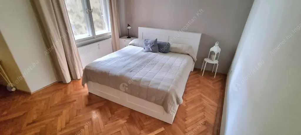 Kiadó albérlet 640000 Ft/hó áron: Budapest, V. kerület  Belgrád rakpart. Mérete: 100 nm, 3 szobás | Alberlet.hu - 6517260