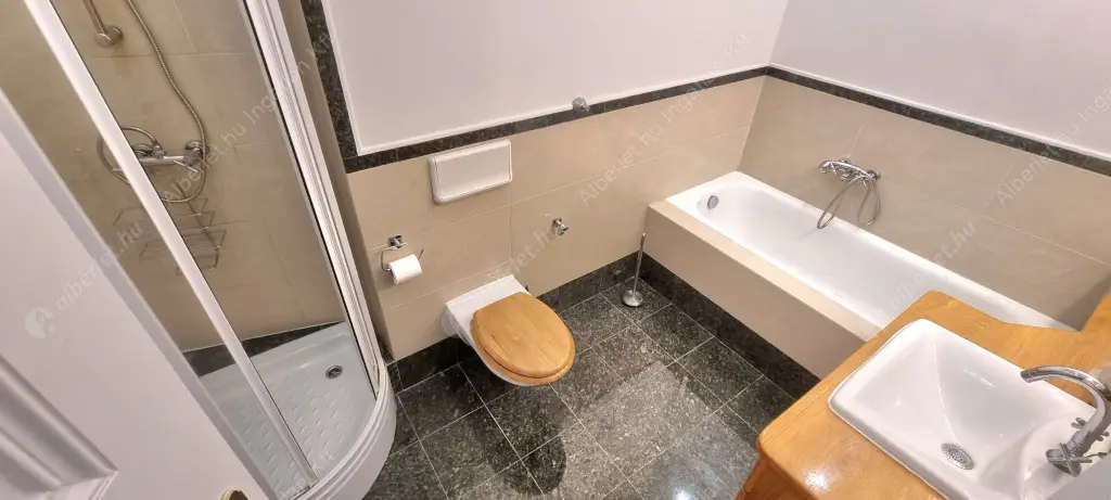 Kiadó albérlet 640000 Ft/hó áron: Budapest, V. kerület  Belgrád rakpart. Mérete: 100 nm, 3 szobás | Alberlet.hu - 6517264