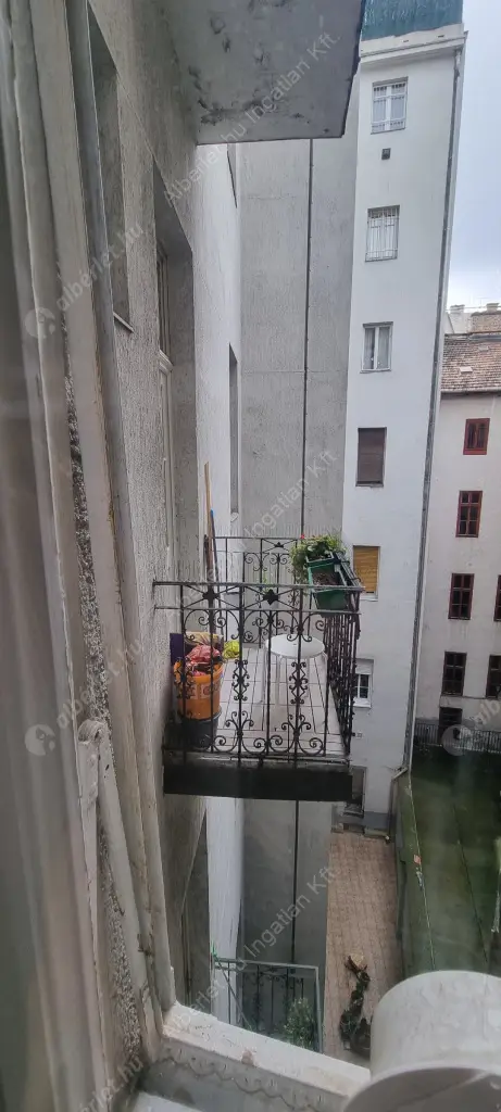 Kiadó albérlet 640000 Ft/hó áron: Budapest, V. kerület  Belgrád rakpart. Mérete: 100 nm, 3 szobás | Alberlet.hu - 6517267