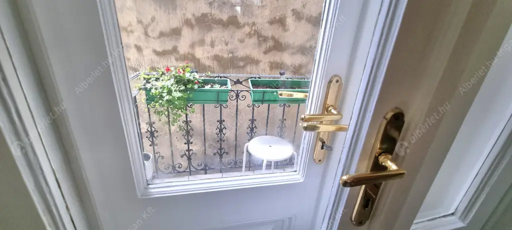 Kiadó albérlet 640000 Ft/hó áron: Budapest, V. kerület  Belgrád rakpart. Mérete: 100 nm, 3 szobás | Alberlet.hu - 6517269