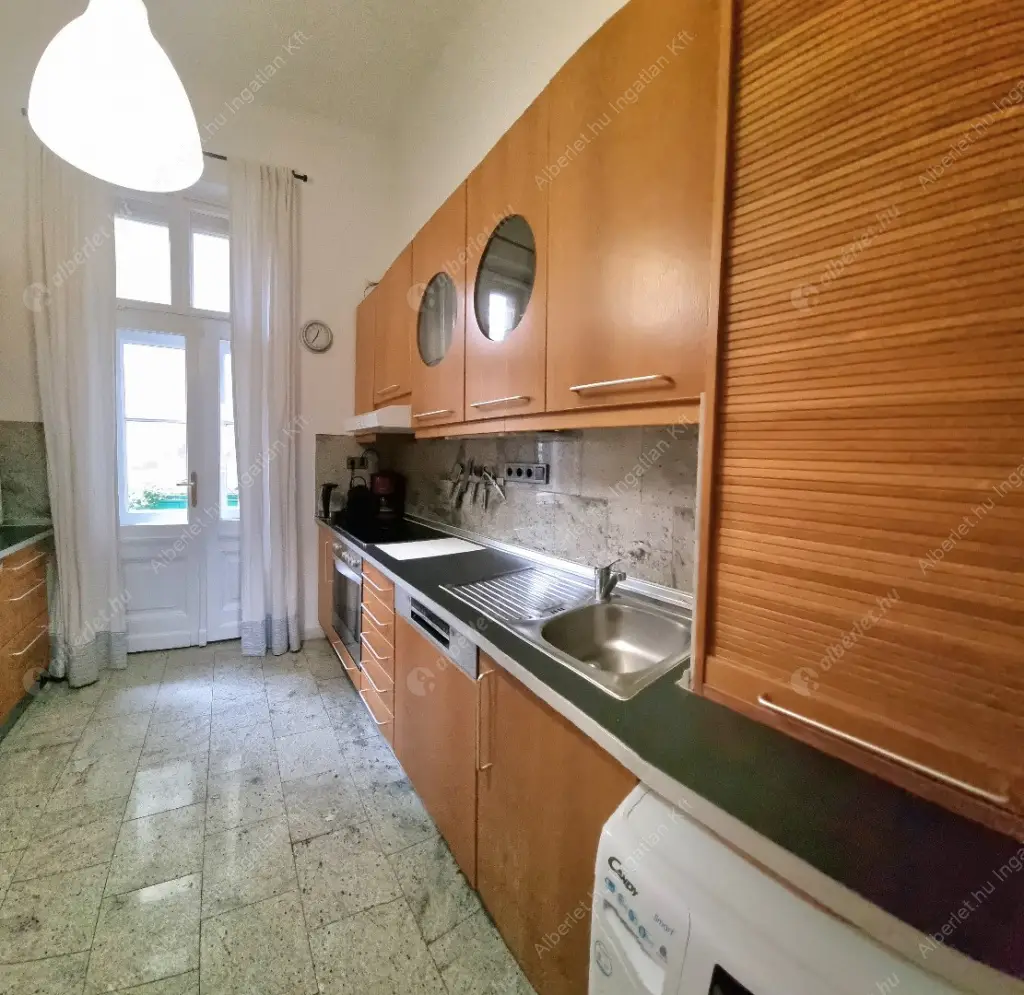 Kiadó albérlet 640000 Ft/hó áron: Budapest, V. kerület  Belgrád rakpart. Mérete: 100 nm, 3 szobás | Alberlet.hu - 6517272