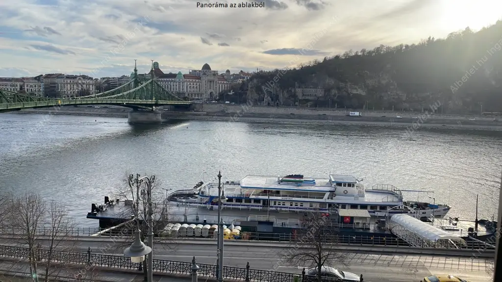 Kiadó albérlet 640000 Ft/hó áron: Budapest, V. kerület  Belgrád rakpart. Mérete: 100 nm, 3 szobás | Alberlet.hu - 6517277