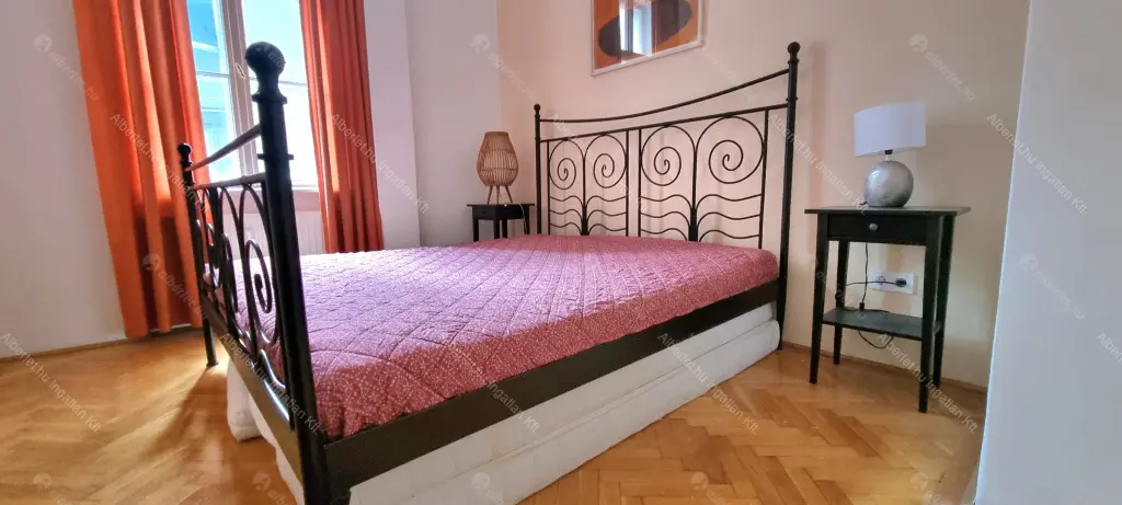 Kiadó albérlet 539000 Ft/hó áron: Budapest, V. kerület  Belgrád rakpart. Mérete: 100 nm, 3 szobás | Alberlet.hu - 6678776