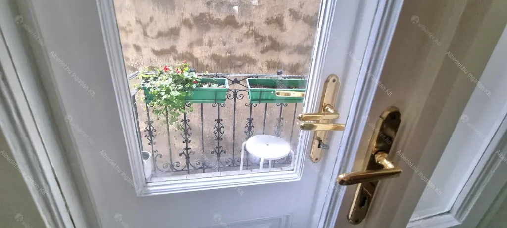 Kiadó albérlet 539000 Ft/hó áron: Budapest, V. kerület  Belgrád rakpart. Mérete: 100 nm, 3 szobás | Alberlet.hu - 6678786