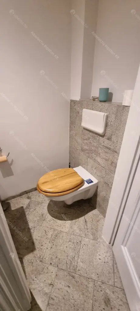 Kiadó albérlet 539000 Ft/hó áron: Budapest, V. kerület  Belgrád rakpart. Mérete: 100 nm, 3 szobás | Alberlet.hu - 6678792