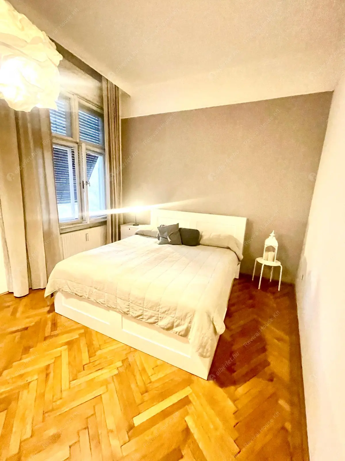 Kiadó albérlet 580000 Ft/hó áron: Budapest, V. kerület  Belgrád rakpart. Mérete: 100 nm, 4 szobás | Alberlet.hu - 6505944