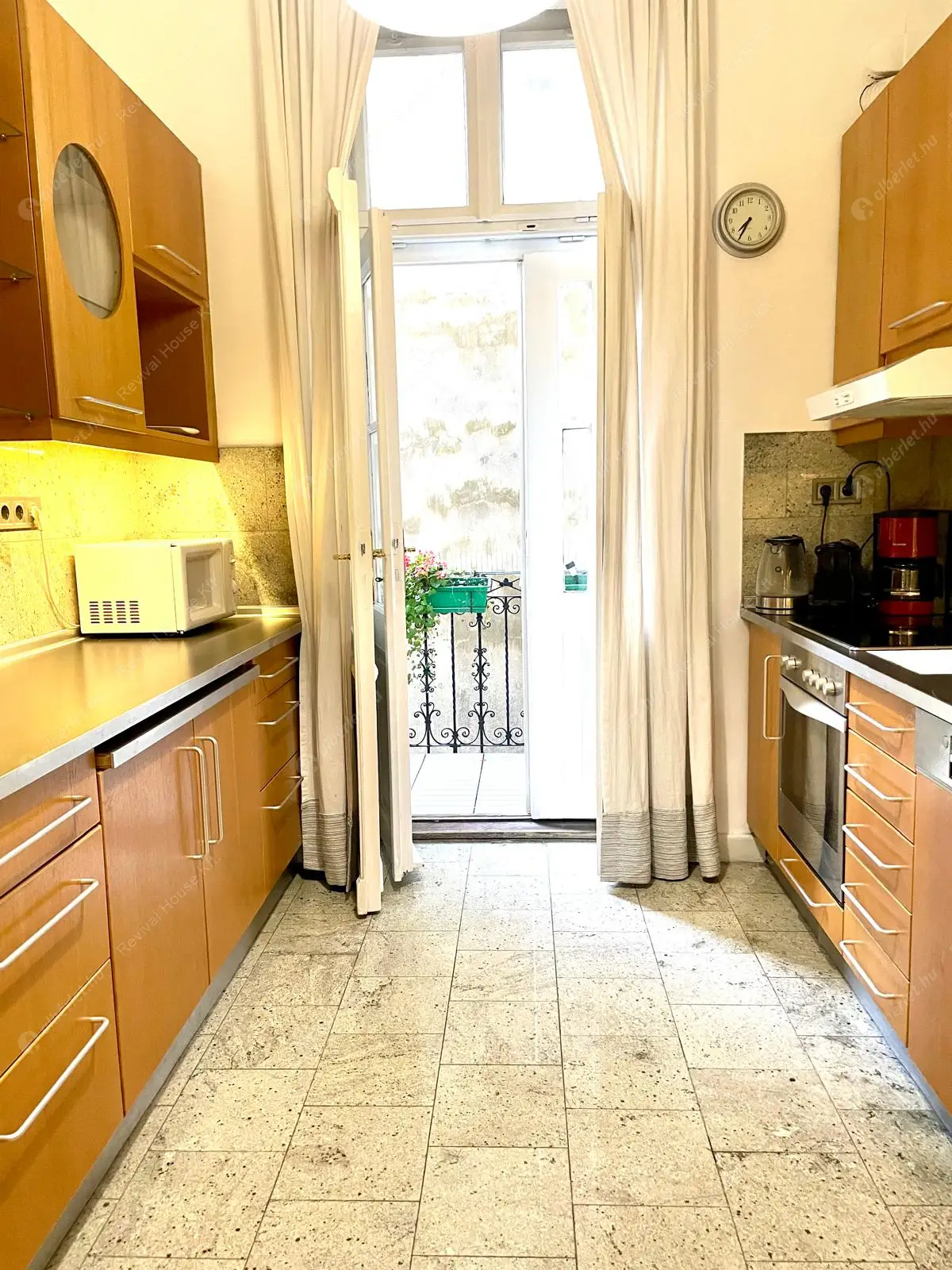 Kiadó albérlet 580000 Ft/hó áron: Budapest, V. kerület  Belgrád rakpart. Mérete: 100 nm, 4 szobás | Alberlet.hu - 6505946