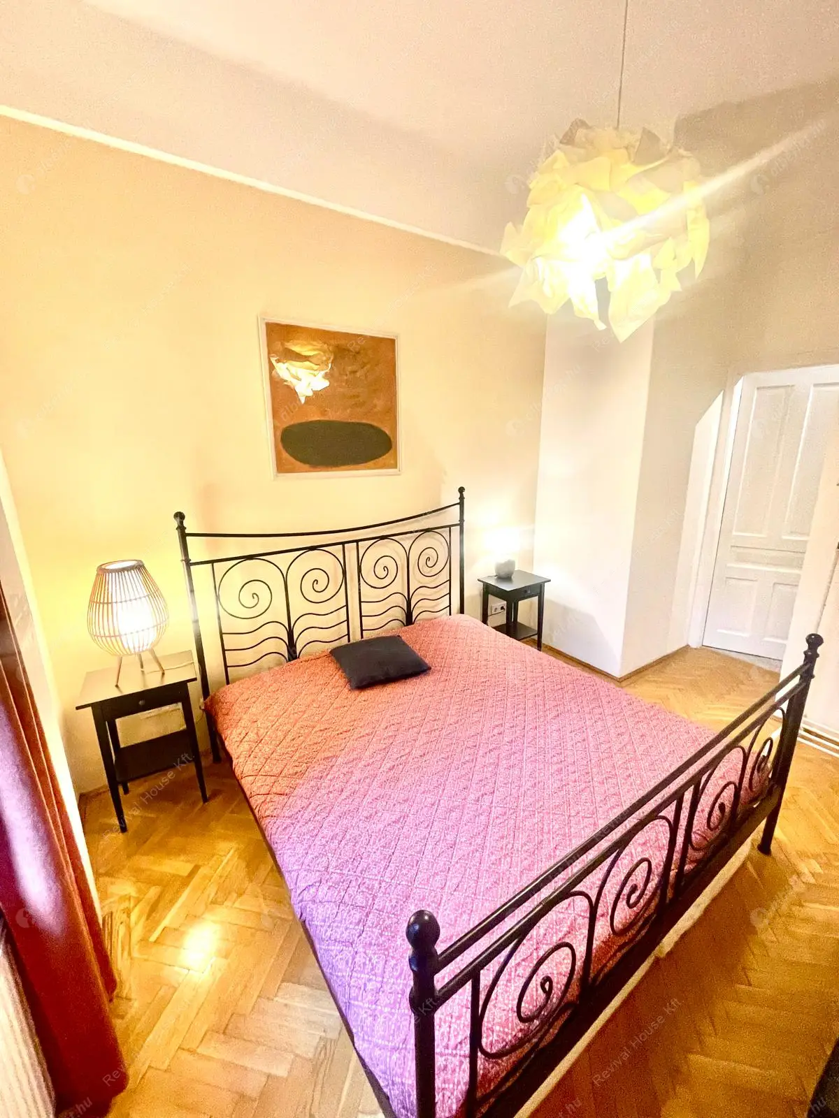 Kiadó albérlet 580000 Ft/hó áron: Budapest, V. kerület  Belgrád rakpart. Mérete: 100 nm, 4 szobás | Alberlet.hu - 6505947